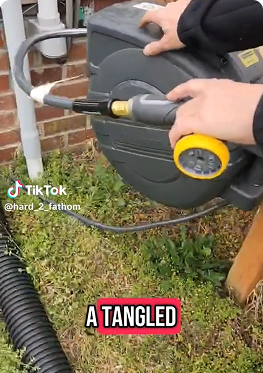 It Smoothly Swivels
